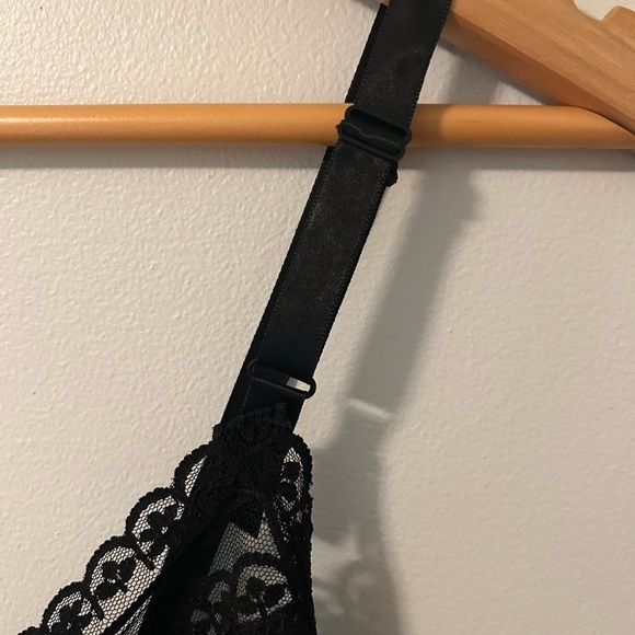 VINTAGE | Black lace detailed slip dress - Picture 4 of 8